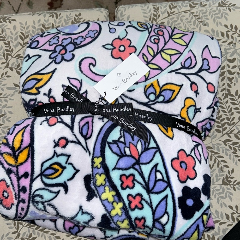 New with tags, Vera Bradley throw blanket